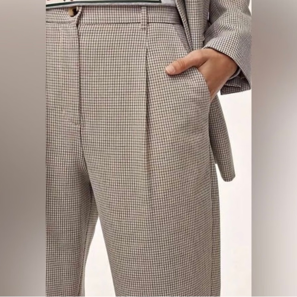 Aritzia Little Moon Bellis Trouser